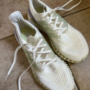 Women Adidas 4DFWD sneakers Vanilla Cream color, size US 7,5